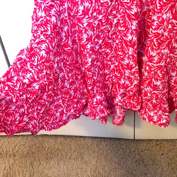 Red and white flowy romper - Picture 3 of 3
